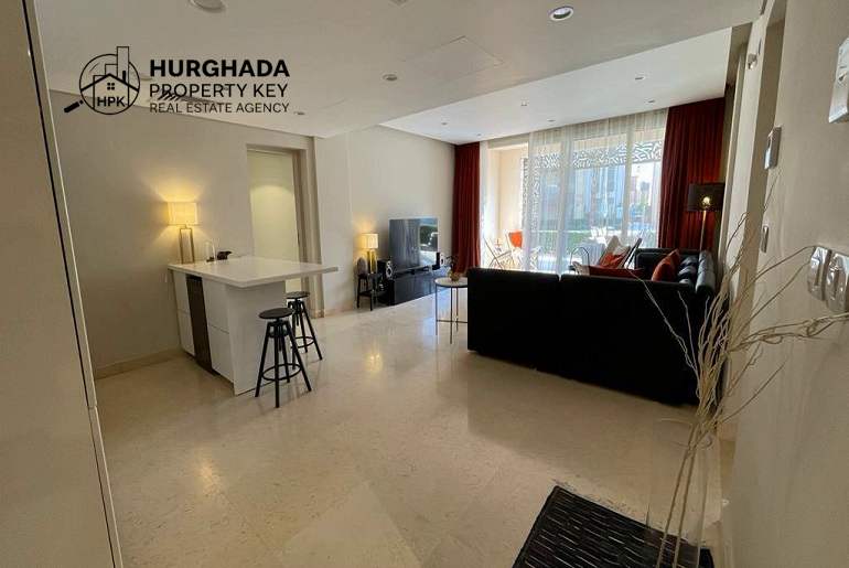 Роскошная меблированная квартира с 2 спальнями в Mangroovy, Эль-Гуна – вид на бассейн и частный сад